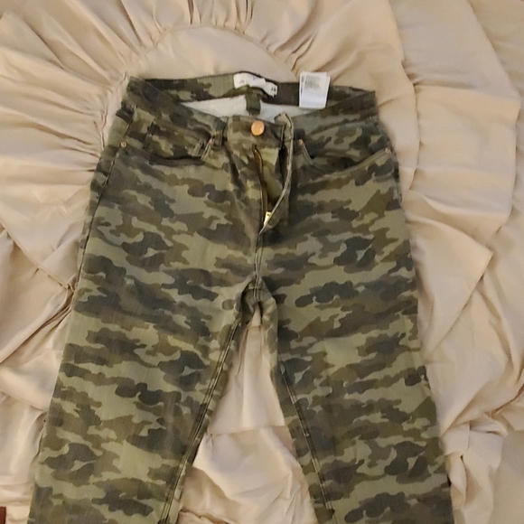 H&M Denim - Camo Jean